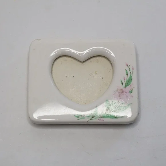 Vintage Ceramic Heart Photo Frame White Pink Floral Mini Desk Decor Cottage Core