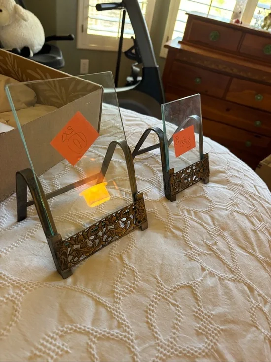 Ornate Antique-Style Brass Photo/Plate Holders - Brown Finish
