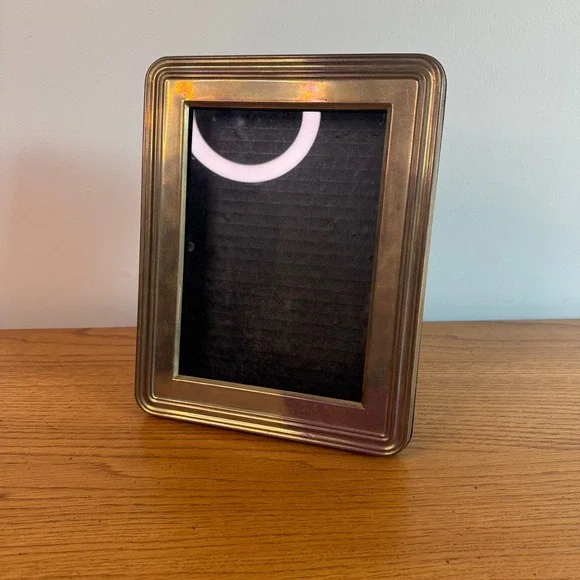 Vintage Brass Picture Frame with Velvet Easel Back 5x7 Keepsake‎ Photo Display
