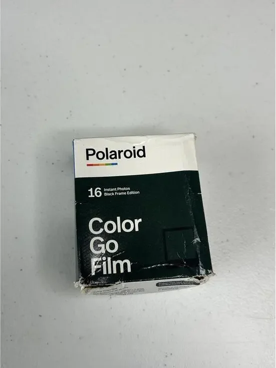 Polaroid Color Go Film 16 Instant Photos Black Frame Edition