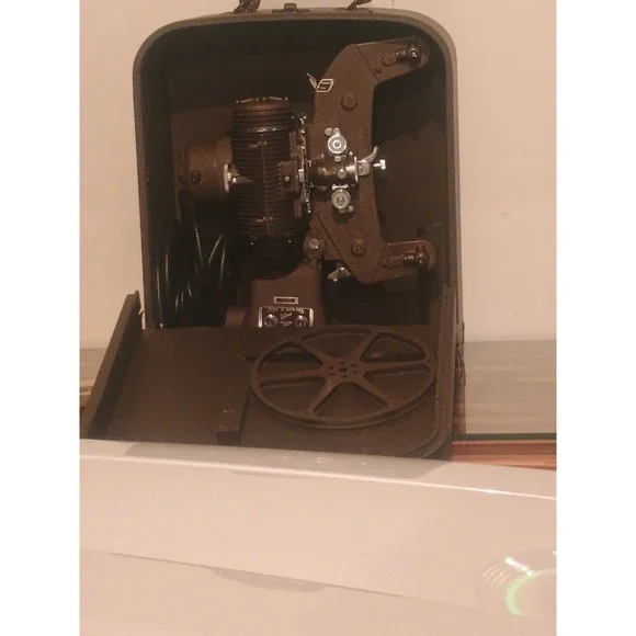 Vintage 1930's Bell and Howell 8MM Filmo Master 400 Design 122 Model G Projector