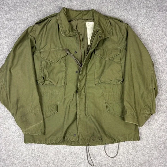 Vintage M-65 Field Jacket Mens Medium Short Olive Drab Green Military Coat M65