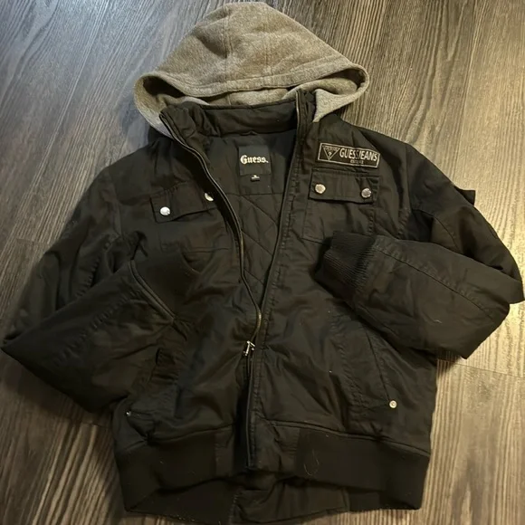 🍍GUESS QUILTED LINING JACKET🍍SZ XL🍍PIT TO PIT 🍍22”🍍LENGTH 25”