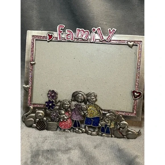 Vintage Family 4x6 Metal Picture Frame Glitter Hearts Kids Pets Silver Tone.