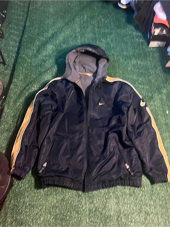 Nike Men’s Navy Windbreaker Jacket with Gold Stripe Accents
