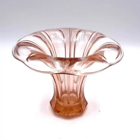 VINTAGE Glass Tulip shape flower vase peach pink