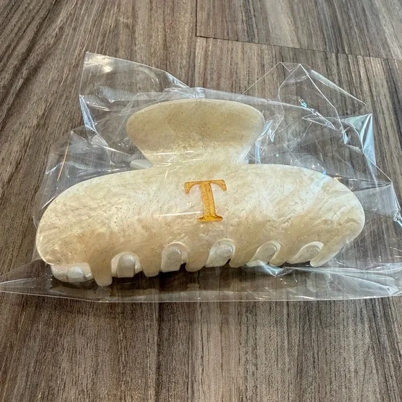 NWT Cream Hair Claw Clip with Gold Letter ‘T’