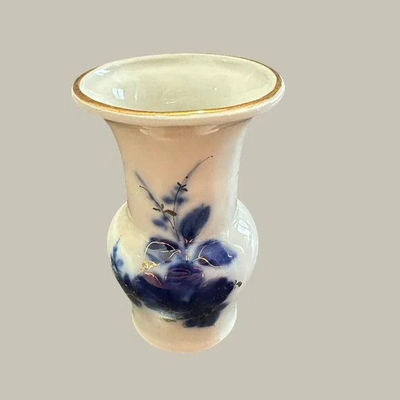 Sumi Porcelain Bud Vase Cluj Romania Handmade Hand Painted Blue Gold Floral 4.5
