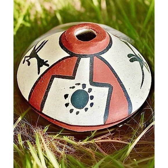 VINTAGE NATIVE AMERICAN SOUTHWEST MINIATURE ART POTTERY VESSEL HAND PAINTED CLAY
