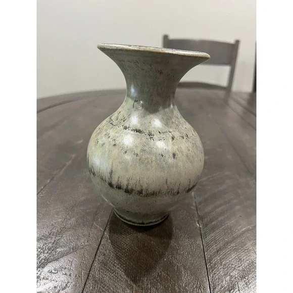 Dempsey Carpenter Stoneware Fluted Vase Tan Grey Speckled Glaze Signed 5.5