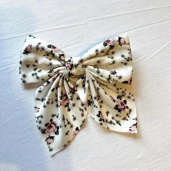 3/$15 Clip in Fabric Bow
