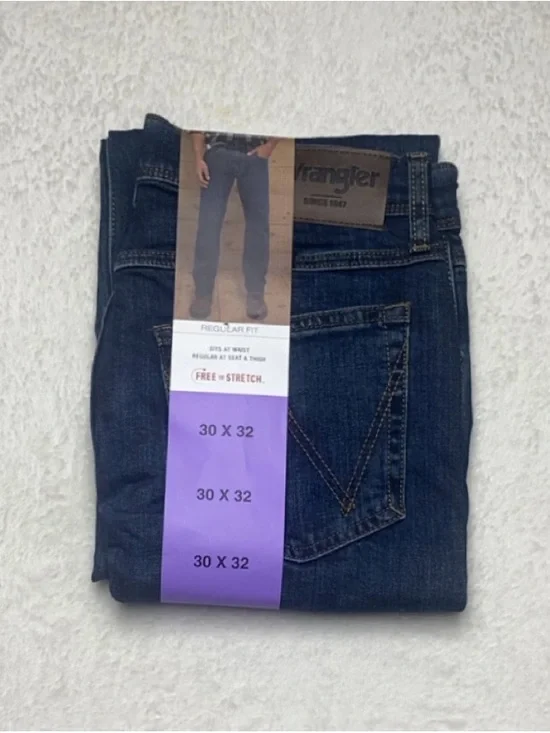 Wrangler Men’s Dark Blue Relaxed Jeans