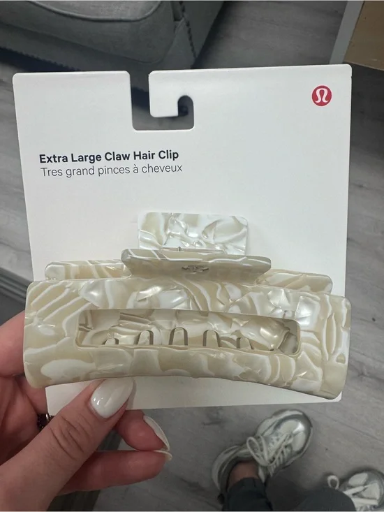lululemon athletica Pearl Swirl Extra Large Claw Hair Clip