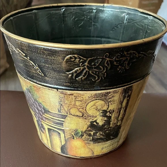 VTG Decorative Style Vase with Fruit Motif