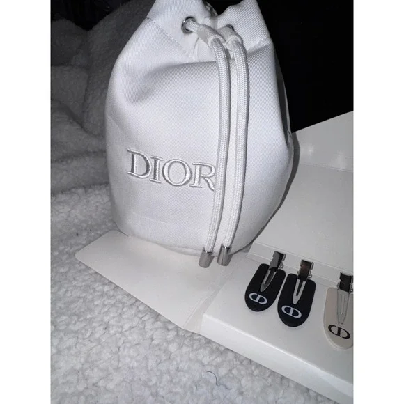 Dior Beauty VIP Gift Set White Drawstring Pouch and 6 CD Logo Hair Clips NWOT