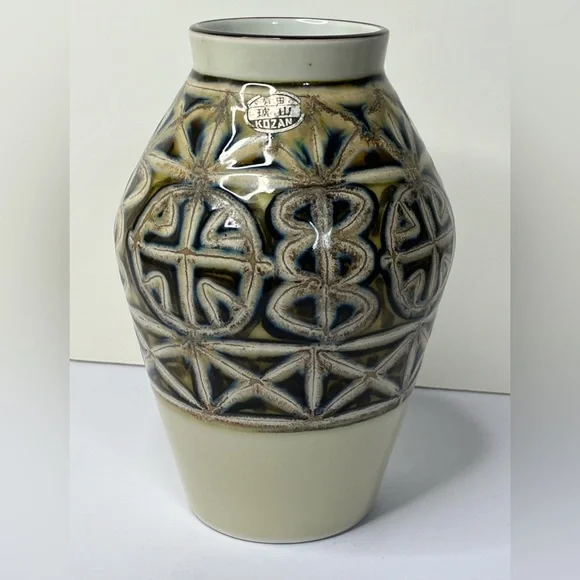 Kozan Japan Pottery Vase 8