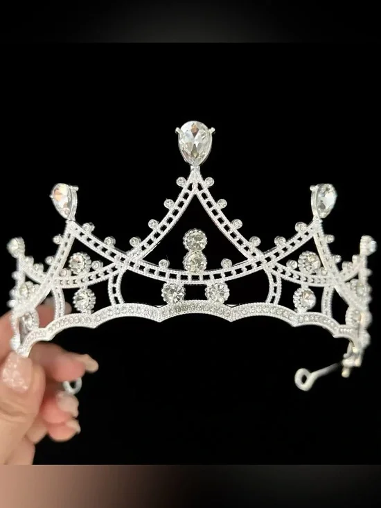 Silver Crystal Tiara Crown for Women - Elegant Rhinestone Headpiece