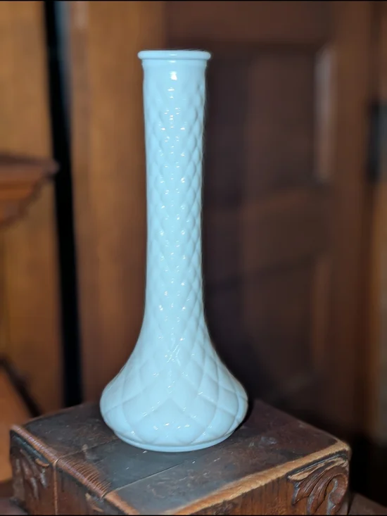 Vtg Hoosier White Milk Glass 4092 Tall White Bud Vase Classic Diamond 9