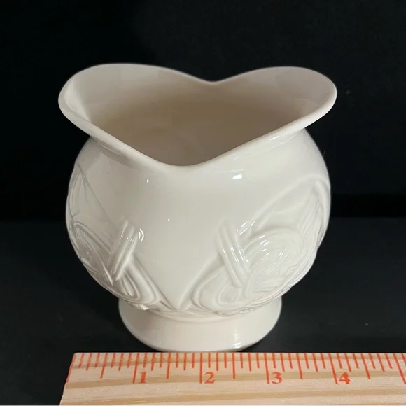 Belleek Collectors International‎ Society Celtic Bowl Vase Celebrating 150 Years