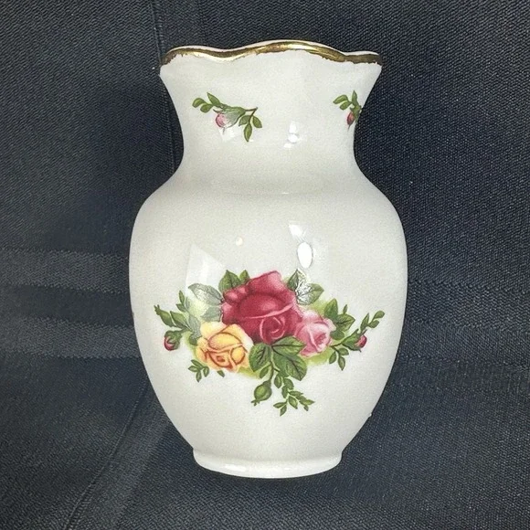 Royal Albert  Old Country Roses Small Bud Vase Mini Gold Trim