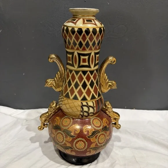 Vintage Formalities by Baum Bros Porcelain Hand Painted Vase Gold‎ Trim