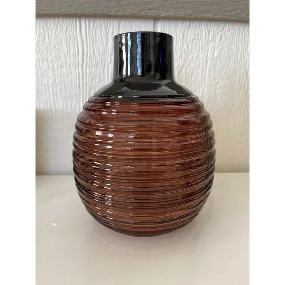 Amber Glass Swirl Pattern Vase Ribbed Textured Decorative Accent‎