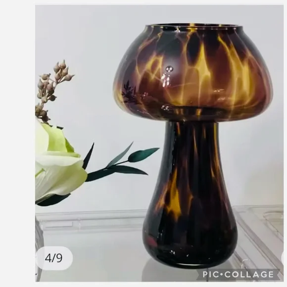 Vintage Style Amber Brown Mushroom Vase Leopard Spot Art Glass Decor