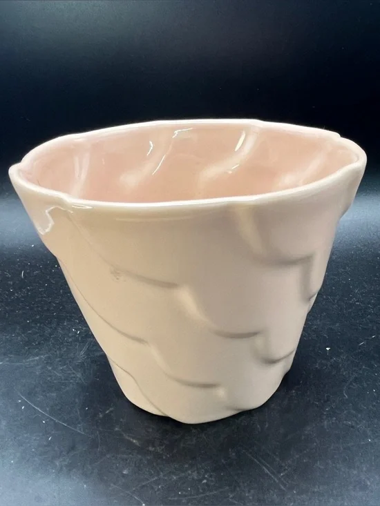 MCM Alamo Pottery 829-5 Scalloped/Wave Planter Peach Pink