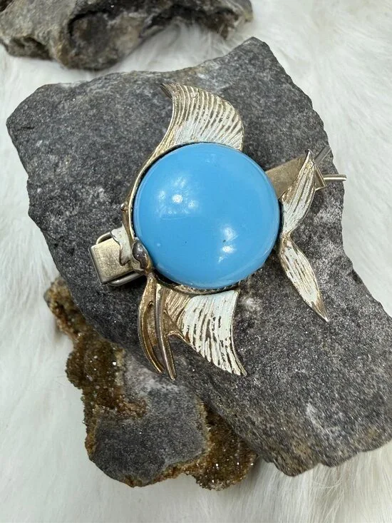 Vintage Turquoise Plastic Cab Fish Barrette Gold Tone