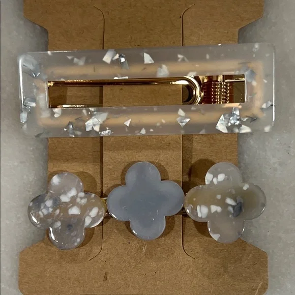 Elegant White and Gold Hair Clip