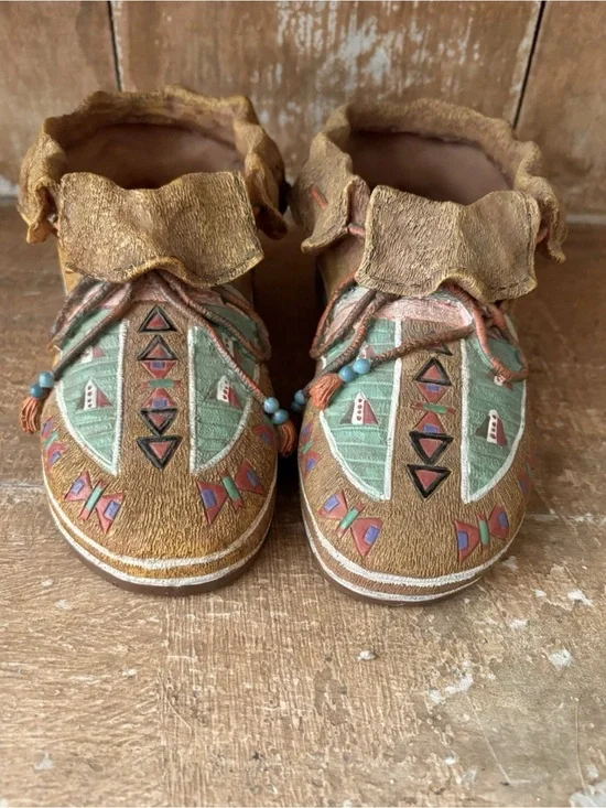 Vtg. Pair Of Native American Ceramic Moccasins Hand Painted Vases NEW!