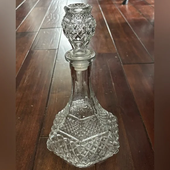 Glass Decanter with Cut Diamond Pattern - Clear