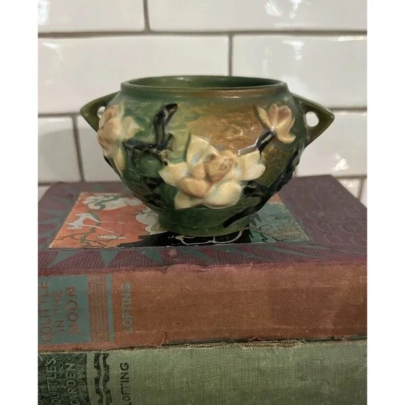 Roseville Pottery Green Magnolia Two Handled Jardinere 665-5