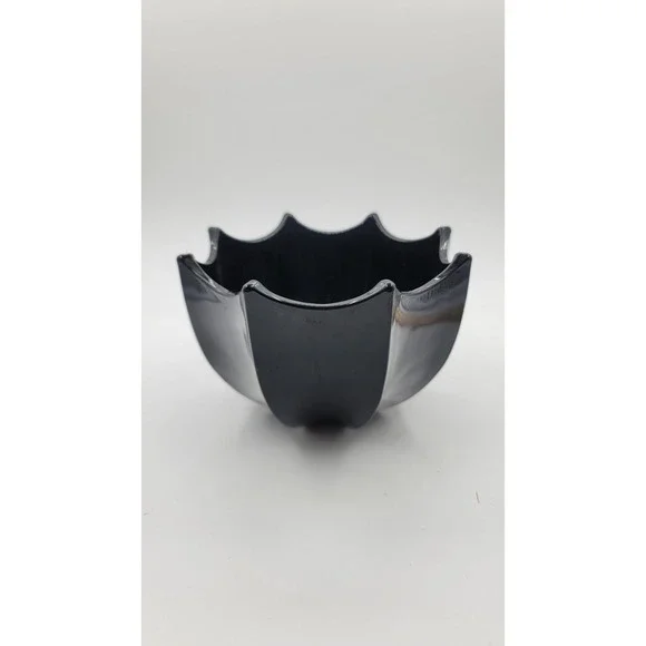 Vintage Indiana MCM Black‎ Amethyst Glass Umbrella Shaped Bowl Vase