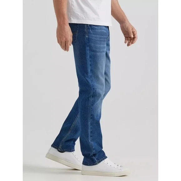 NEW Wrangler Jeans Mens 32x34 Premium Athletic Fit, Halifax‎ Wash
