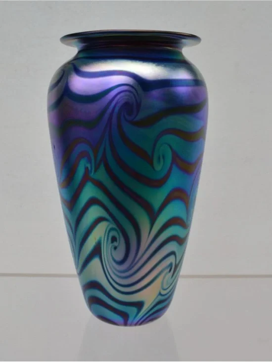 Vintage SIGNED ROBERT EICKHOLT STUDIO VASE~ USA ART GLASS~IRIDESCENT