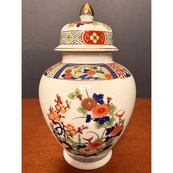 Vintage Imari Style Porcelain Ginger Jar Floral Gold Gilt Lidded Vase 7.5 Inch