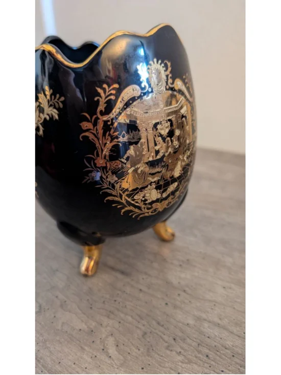 Footed Vase, black & gold