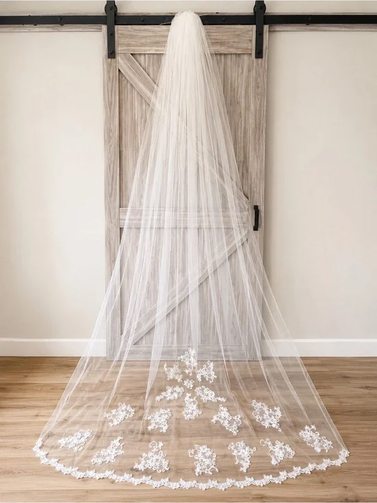 Lace Appliqué Cathedral Wedding Veil White Tulle Bridal Veil with Comb