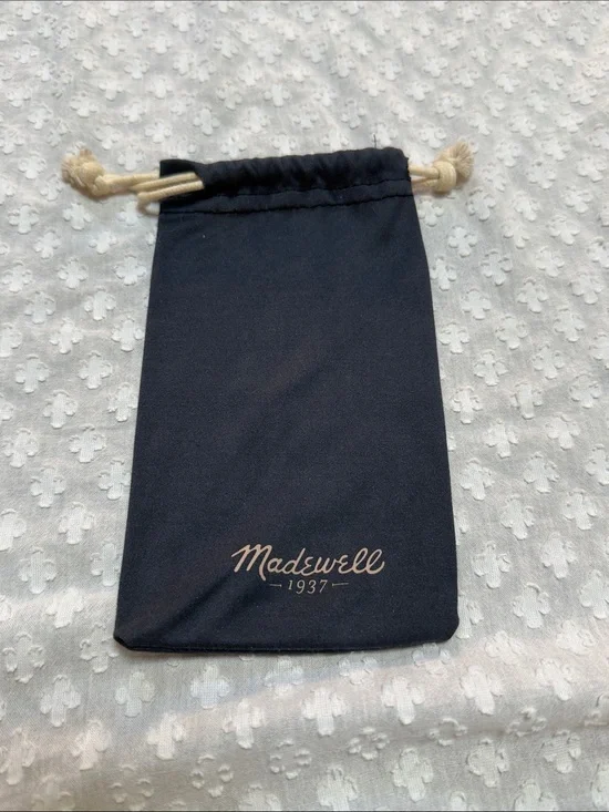 Madewell sunglasses or eyeglasses pouch
