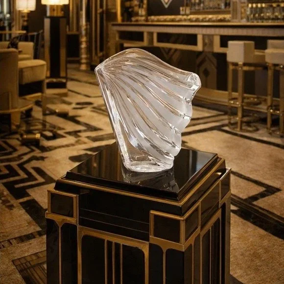Vintage Art Deco Fan‎ Swirl Frosted Crystal Vase Decorative Accent Piece