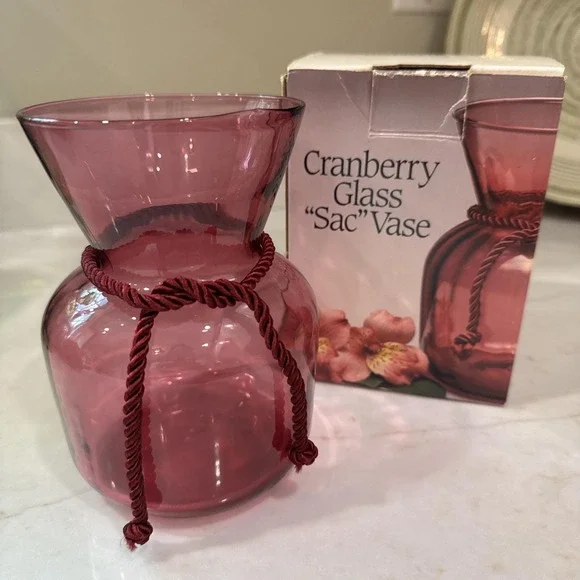 Vintage Pilgrim Cranberry Crystal Glass Sac Bag Vase 6