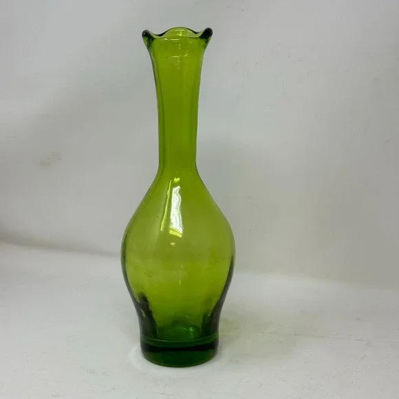 Vibrant Green Glass Vase Fluted Rim Tall Neck‎ Modern Decor Accent Statement Pc