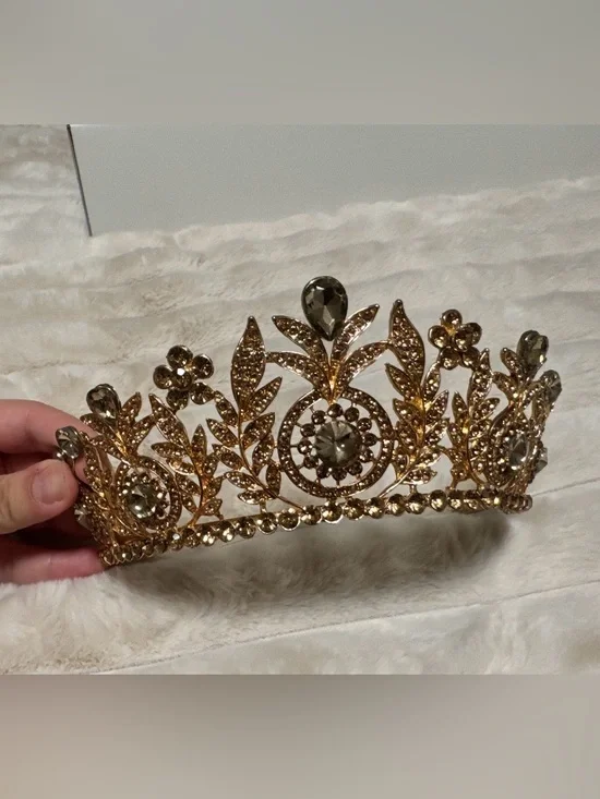 Gold Crystal Floral Tiara - Elegant Women’s Hair Accessory