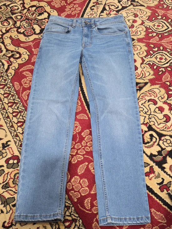 Men's Straight Jeans in Light Blue Wash