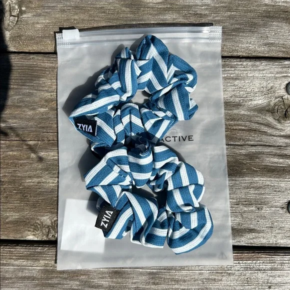 ZYIA Active Blue Boardwalk Scrunchie (2 Pack)  Item #2267 New in bag!