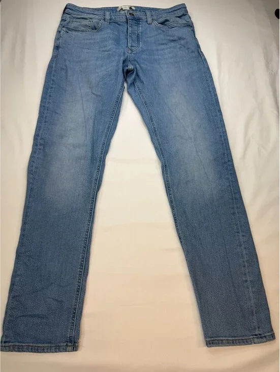 Forever 21 Men's Jeans Straight Medium Wash Solid Denim Mid Rise Size 33 Blue