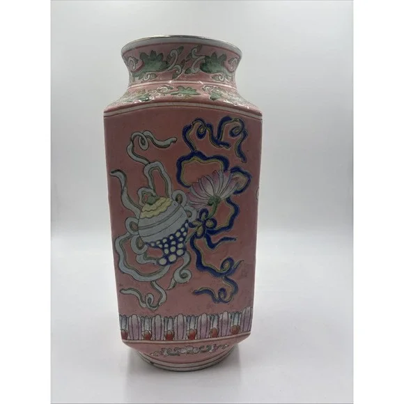 Chinese porcelain vase Tongzhi Emperor Period (1862-1874)