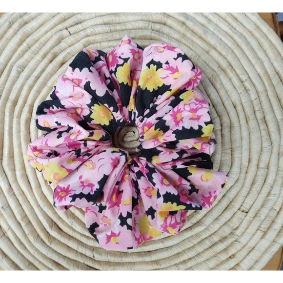 Pink Daffodil Floral Cotton XXL Scrunchie 7
