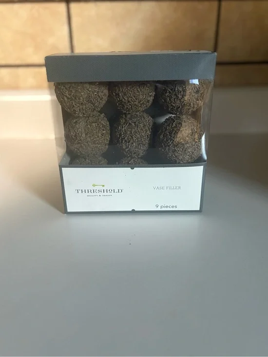 Threshold Vase Filler